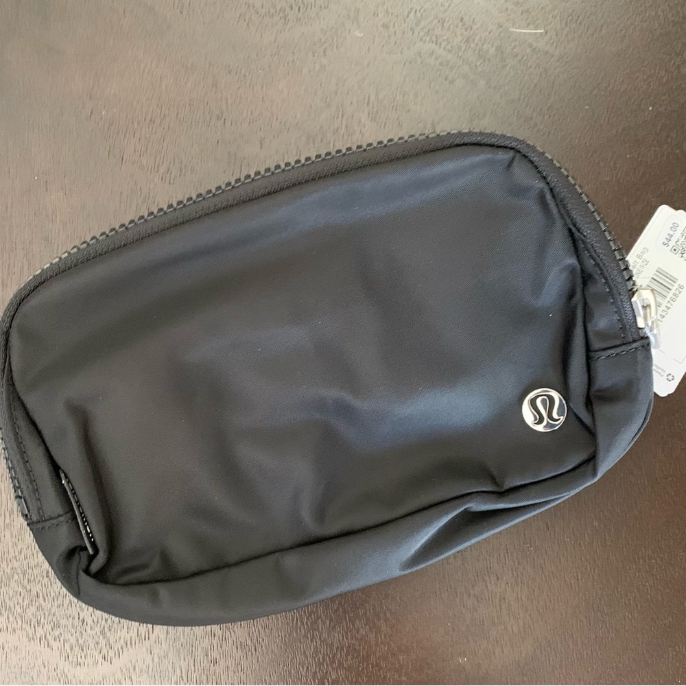 Everywhere Belt Bag NWT Black